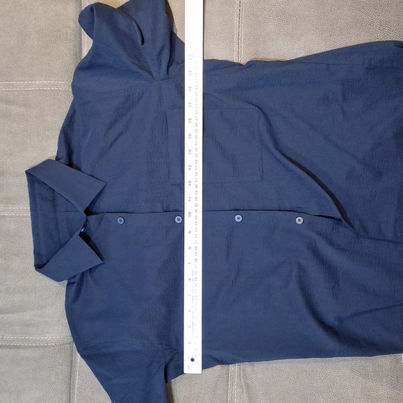 Lululemon short sleeve - Picture 5 of 6